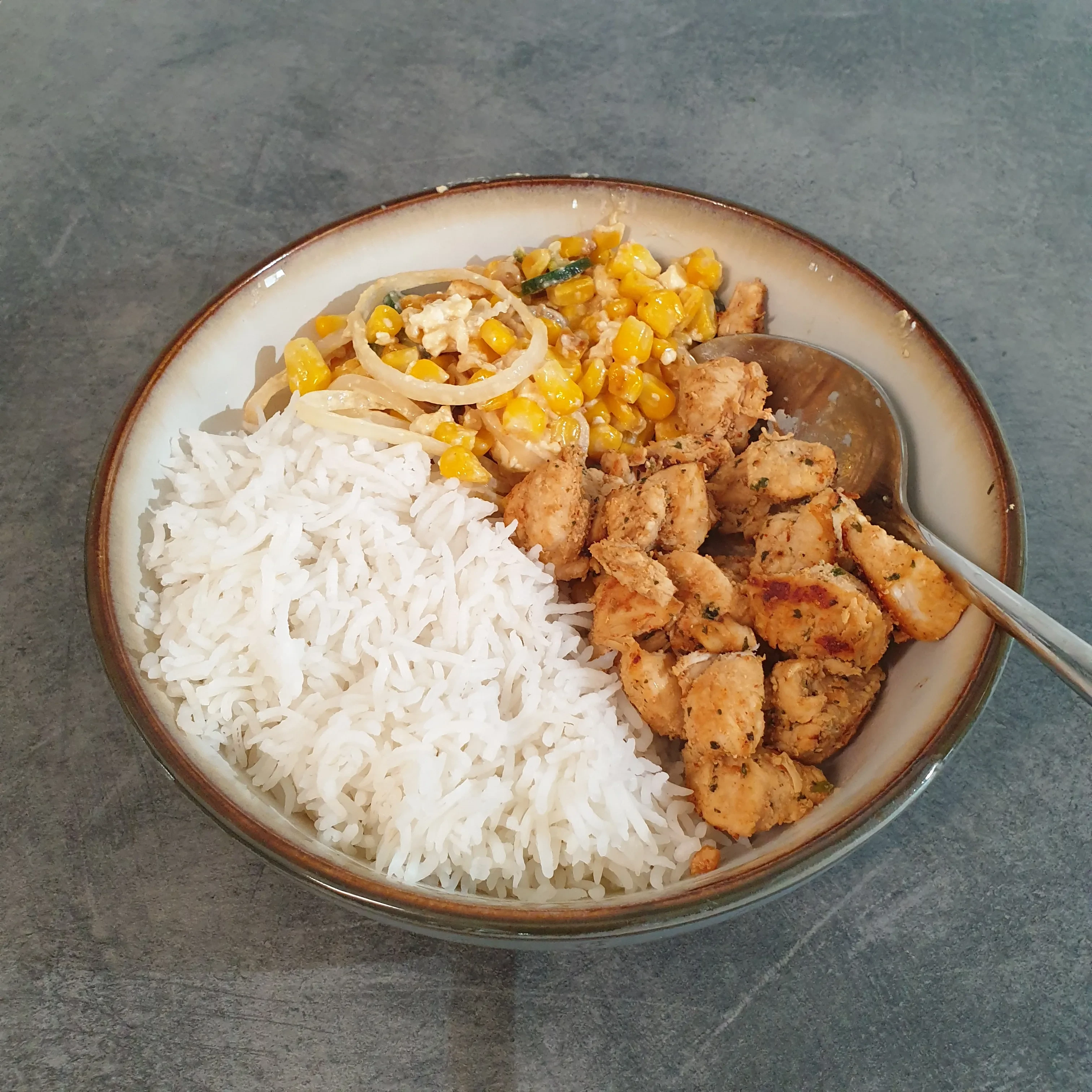 Streetfood-inspirerad kycklingbowl